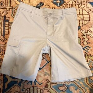 NWT Under Armour Light Gray Performance Shorts
